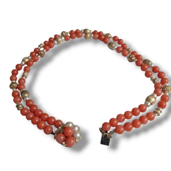 Vtg Double Strand Gold Tone, Faux Pearl,& Coral Acrylic Beaded Necklace 17" - Picture 5 of 5